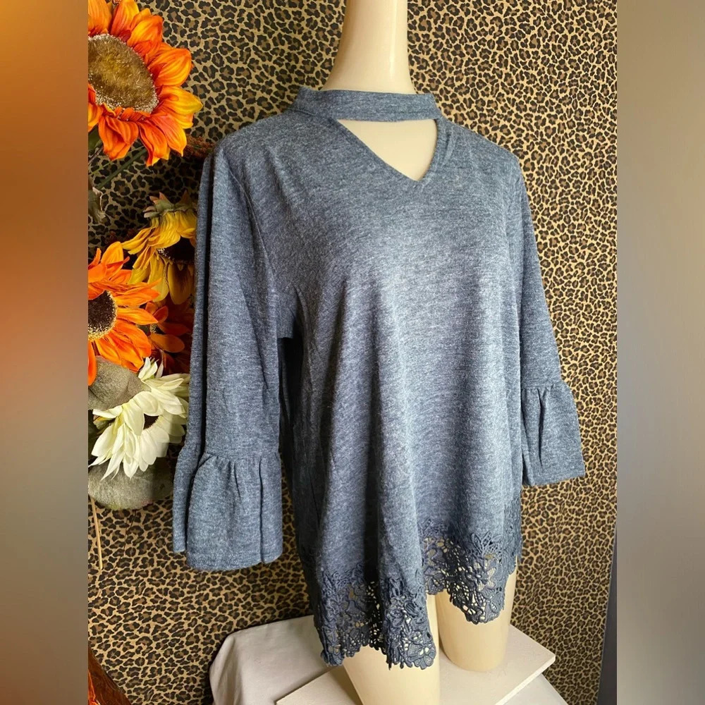 🌴3/$30🌴DOE & RAE Denim Grey Mock Neck Bell Sleeve Ruffle Trim Top NWT - Picture 4 of 11